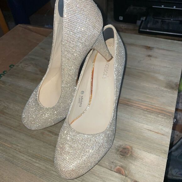 Francesca’s Sparkly Heels - Picture 5 of 12